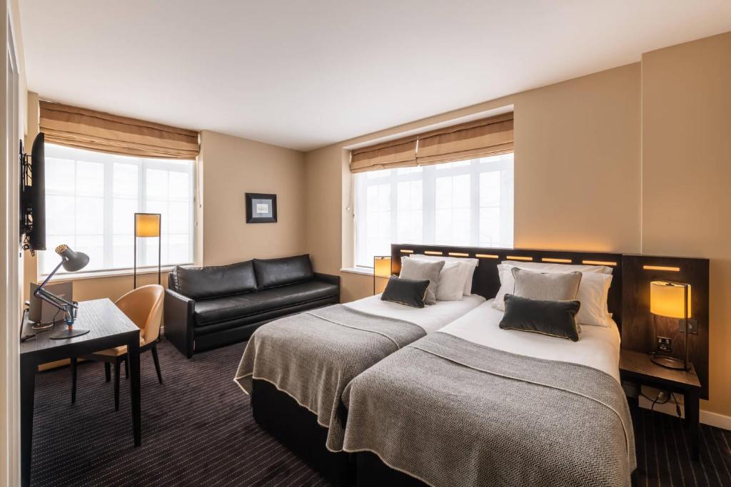 the-resident-victoria-london-uk-room