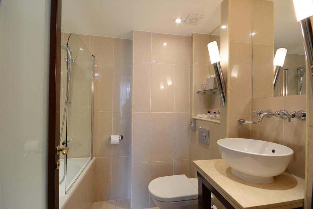 the-premier-notting-hill-london-uk-bath the premier notting hill london uk bath